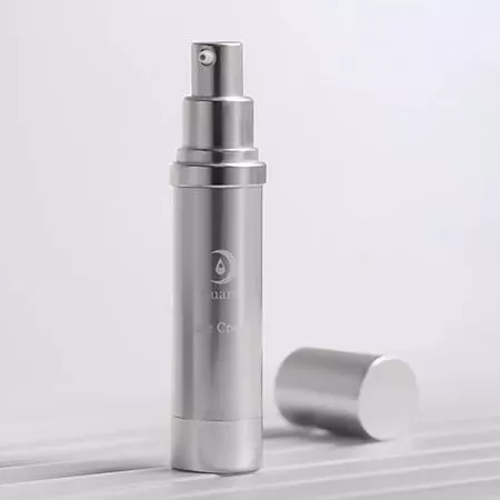 База под макияж для безупречного тона и фарфорового сияния LUARA Base Cream (30 мл)