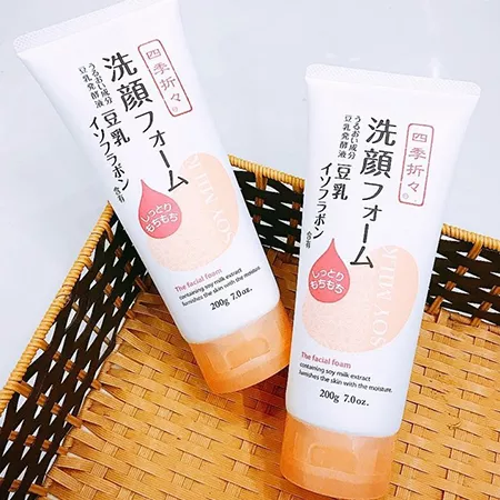 Пенка KUMANO YUSHI Shikioriori Soy Milk очищающая с изофлавонами сои (200 гр.)