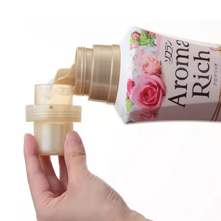 Парфюмированный кондиционер для белья LION "Soflan Aroma Rich Diana" (480 мл.) Парфюмированный кондиционер для белья LION "Soflan Aroma Rich Diana" (480 мл.)