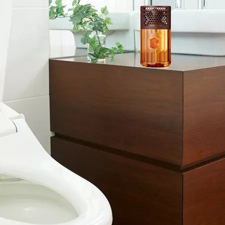 Жидкий освежитель воздуха ST для туалета «Сахарный янтарь» (400 мл.) Жидкий освежитель воздуха ST для туалета «Сахарный янтарь» (400 мл.)