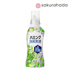 Кондиционер для белья KAO Humming Feeling Green, аромат ромашки и зелени (510 мл)