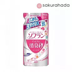 Дезодорирующий кондиционер для белья LION Soflan Aroma Soap с ароматом цветов, сменный блок (420 мл)