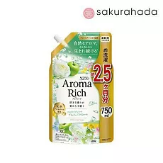Парфюмированный кондиционер для белья LION "Soflan Aroma Rich Ellie", сменный блок (750 мл.)