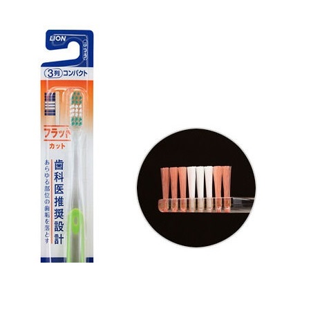 Зубная щетка с щетинками в 4 ряда LION "Clinica" средней жесткости (1 шт.)