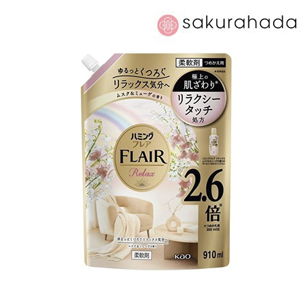 Кондиционер для белья KAO Humming FLAIR Relax, парфюмированный аромат мускуса и ландыша, рефил (910 мл.)