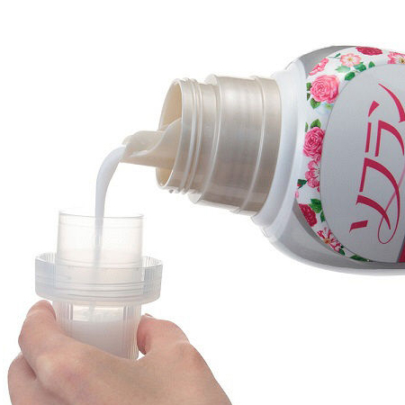 Дезодорирующий кондиционер для белья LION Soflan Aroma Soap с ароматом цветов (550 мл.)