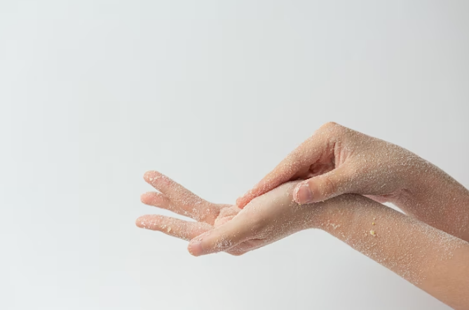 Почему кожа рук сухая, почему сохнут ладони